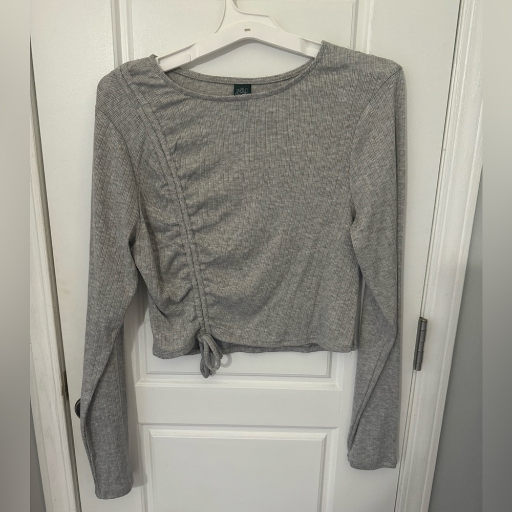 Grey top